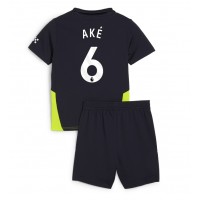 Camiseta Manchester City Nathan Ake #6 Segunda Equipación Replica 2024-25 para niños mangas cortas (+ Pantalones cortos)